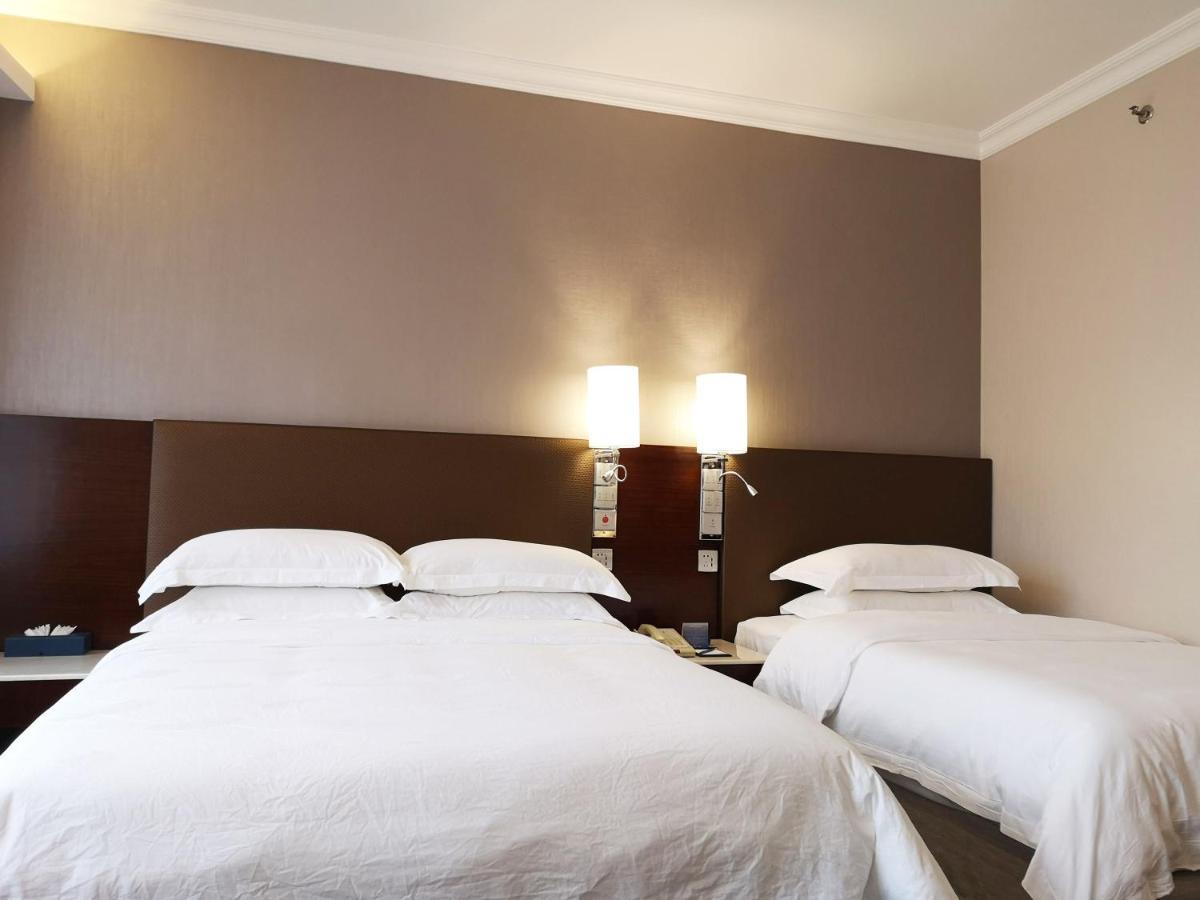 โรงแรม โรงแรมโอเชี่ยน 4*