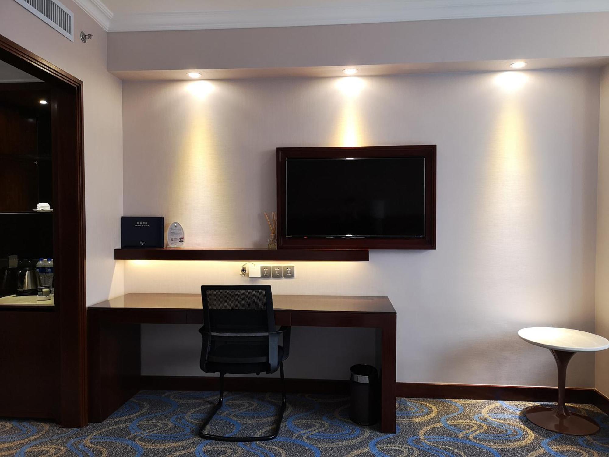 โรงแรม โรงแรมโอเชี่ยน 4*