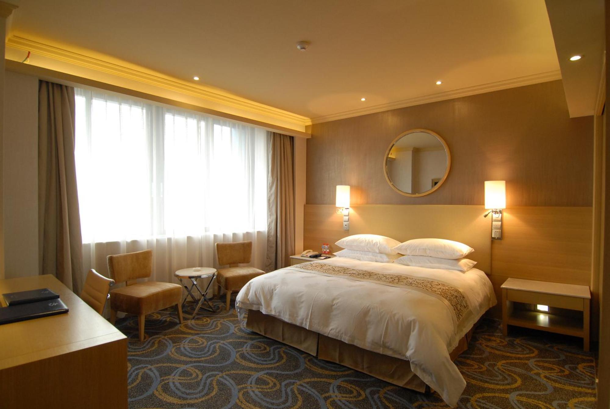 โรงแรม โรงแรมโอเชี่ยน 4*